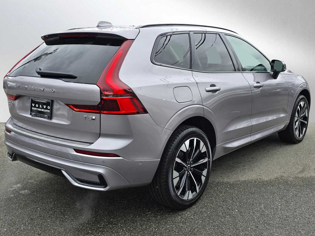New 2026 Volvo XC60 plug-in hybrid T8 Plus SUV