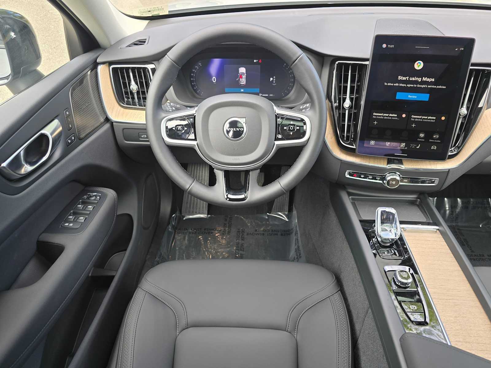2026 Volvo XC60 Plus - Photo 17