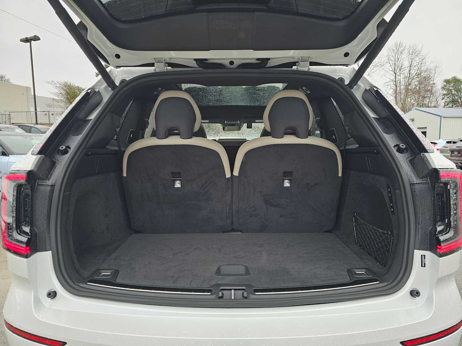 2025 Volvo EX90 Ultra - Photo 16