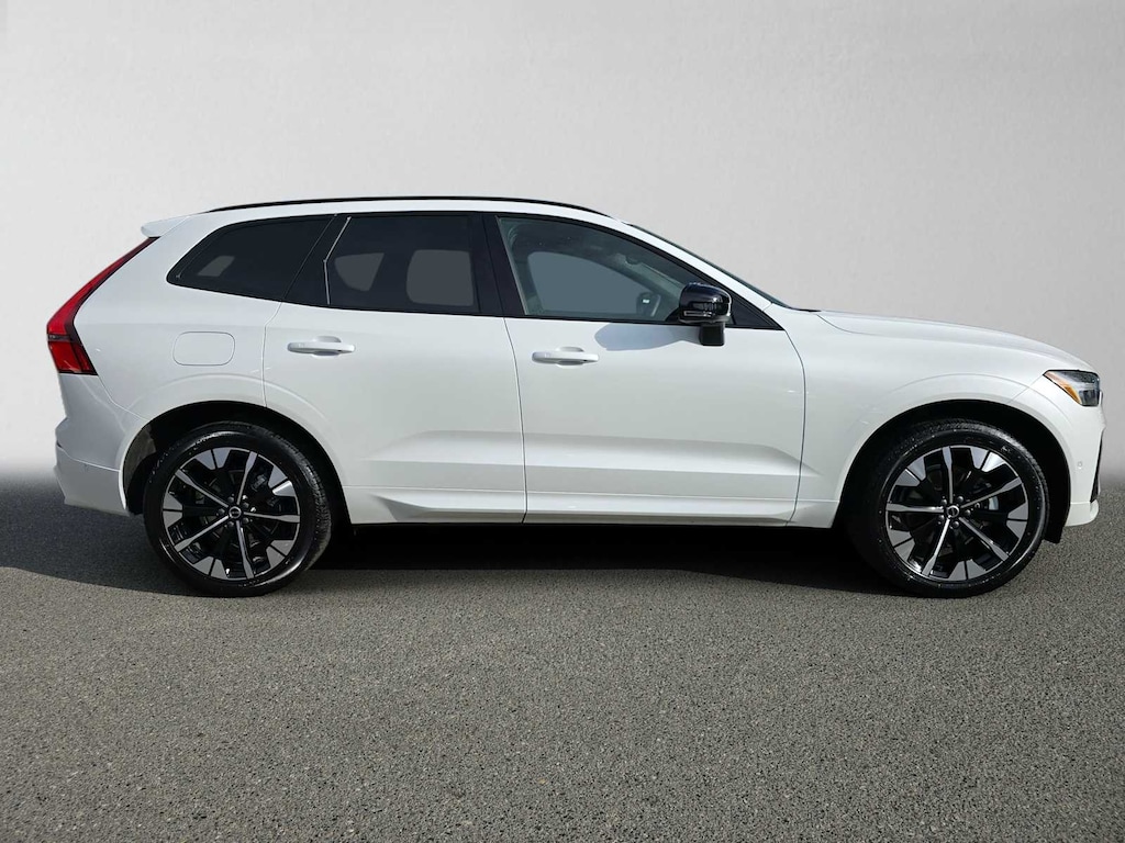 New 2026 Volvo XC60 B5 Plus SUV