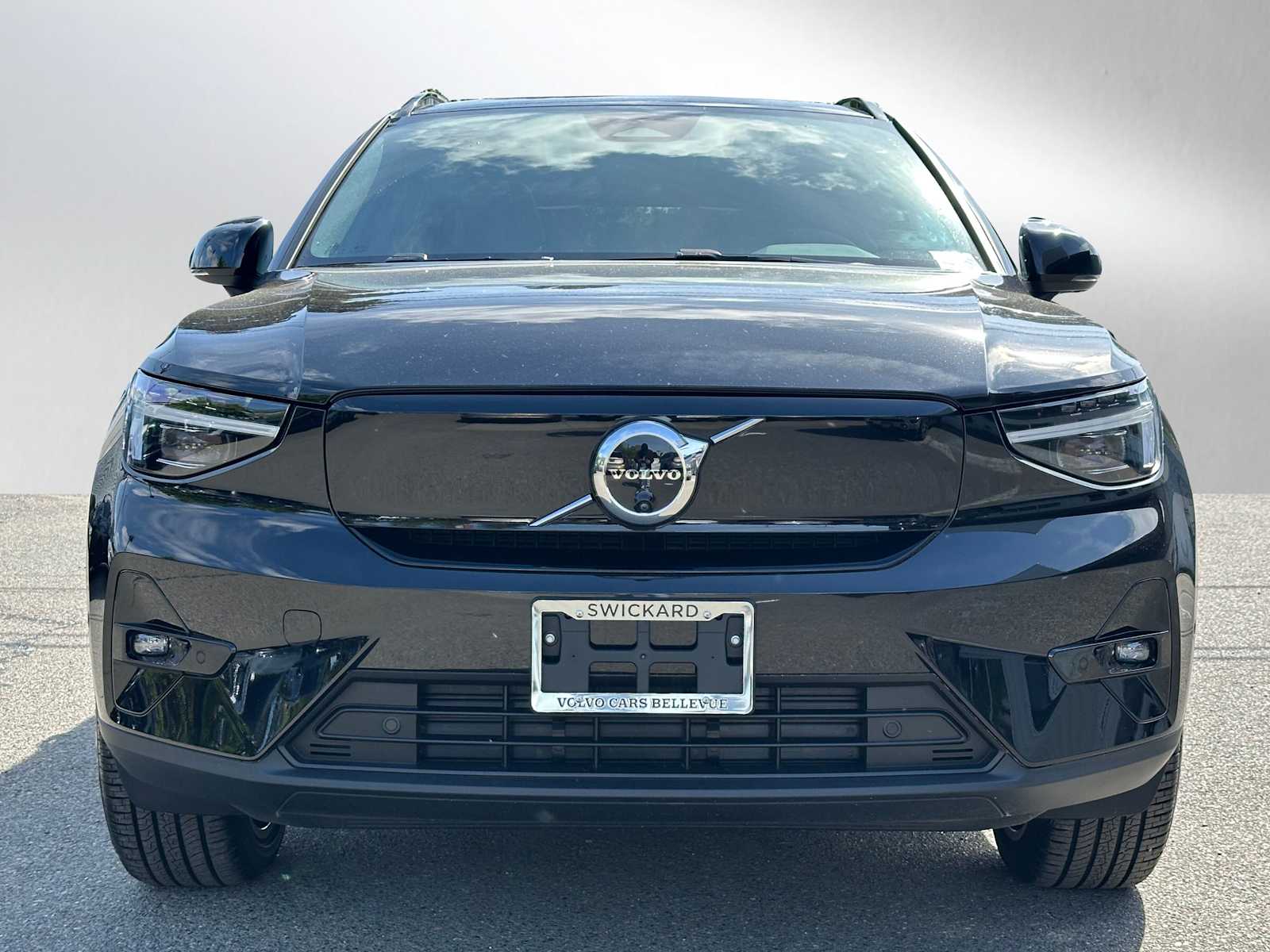 2025 Volvo EX40 Plus - Photo 8