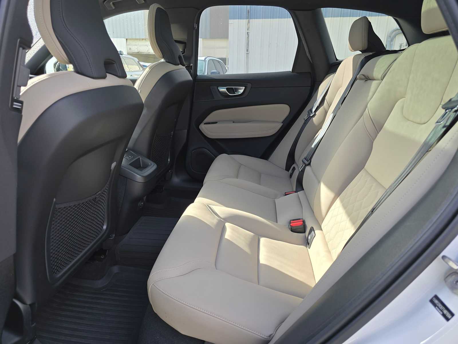 2026 Volvo XC60 Plus - Photo 15