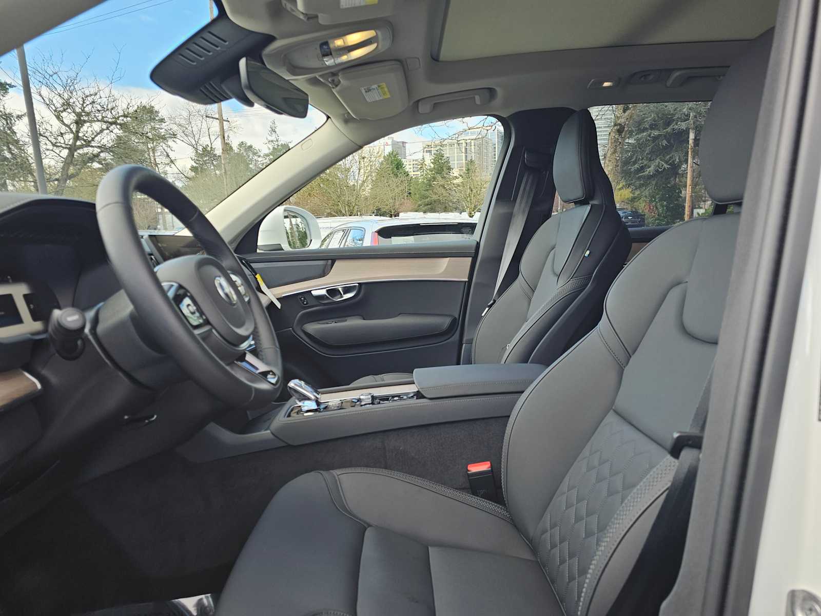 2025 Volvo XC90 Plus - Photo 22