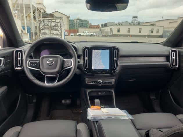 2023 Volvo XC40 Recharge Ultimate photo 3