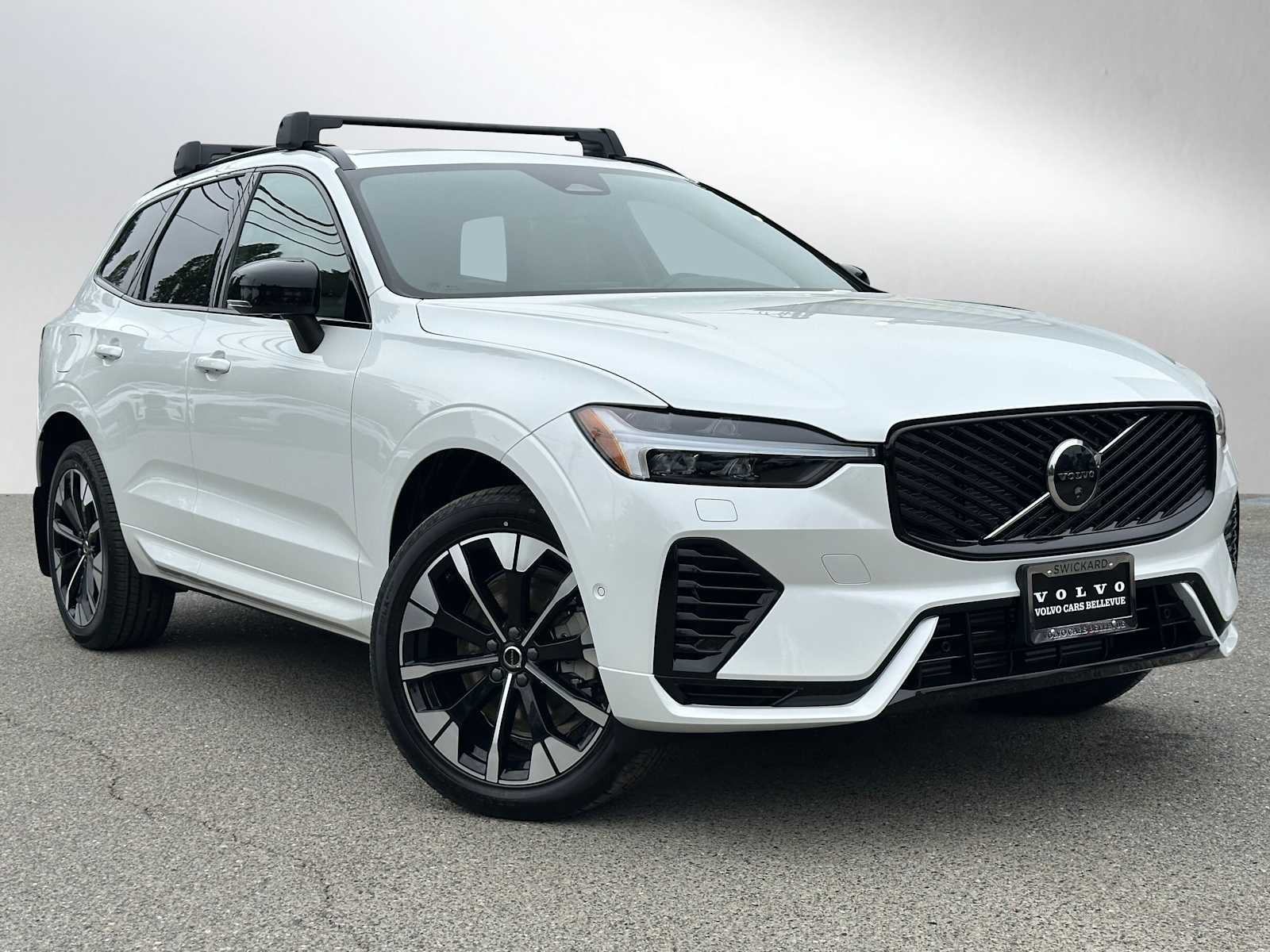 2026 Volvo XC60 T8 Plus Dark AWD's photo