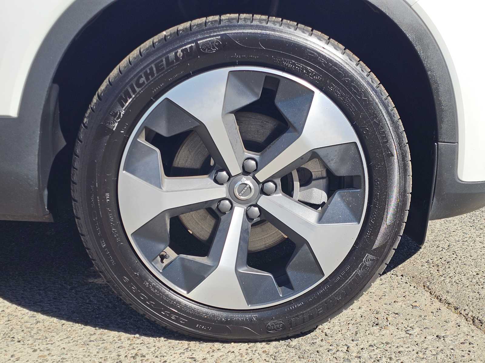 2025 Volvo XC40 Core - Photo 9
