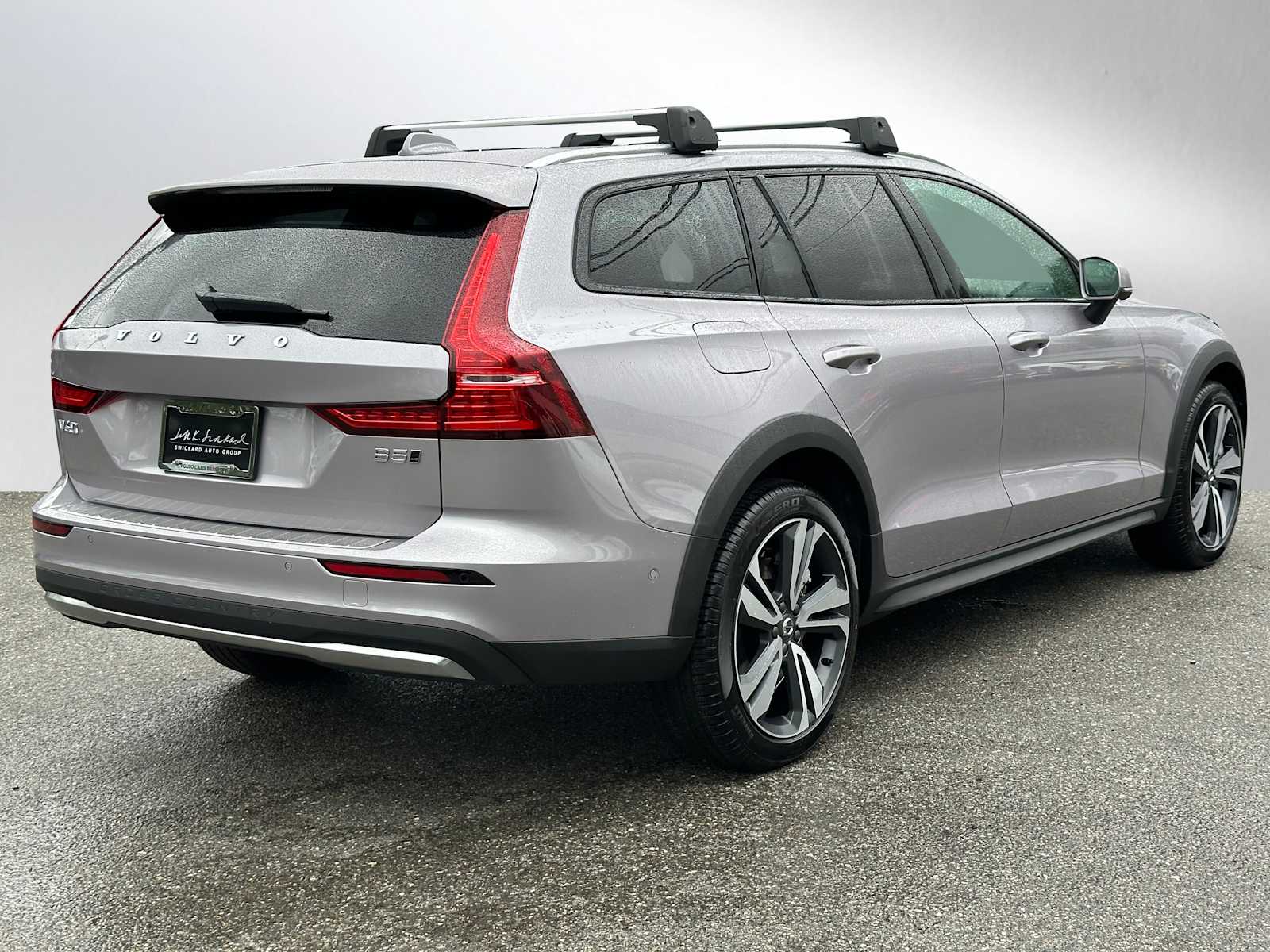 2026 Volvo V60 Cross Country B5 Plus photo 3