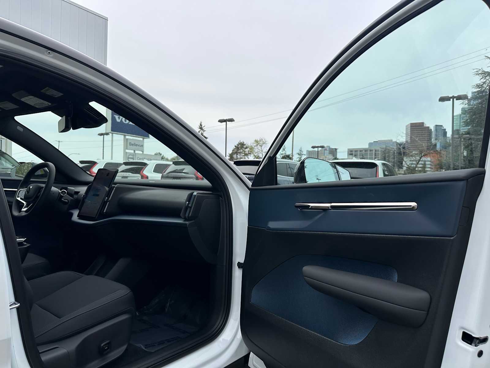 2025 Volvo EX30 Plus - Photo 11