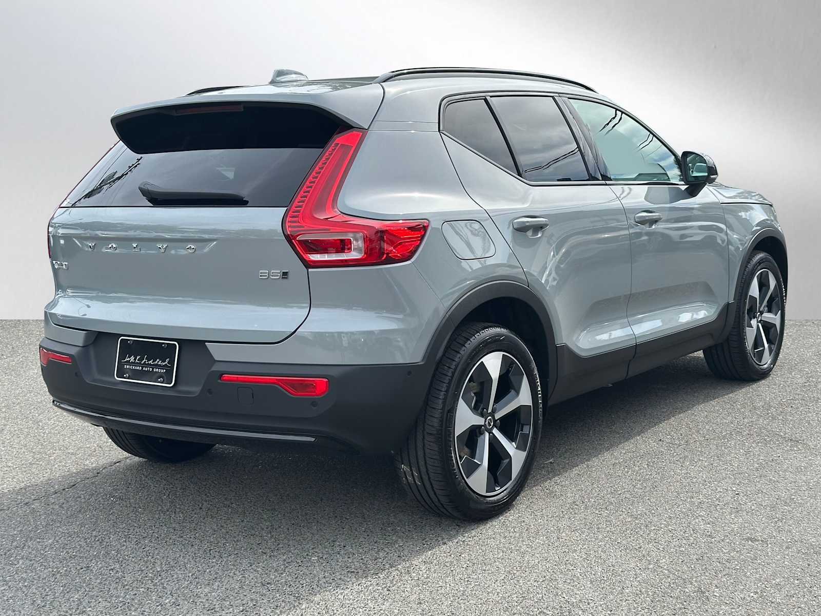 2026 Volvo XC40 Plus photo 3