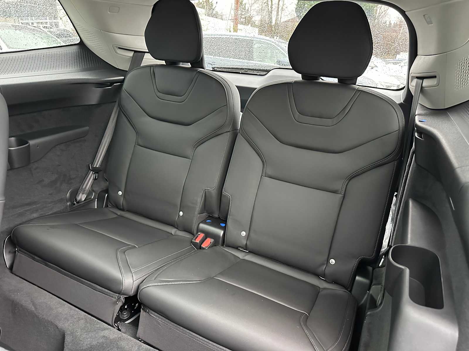 2025 Volvo EX90 Plus - Photo 17