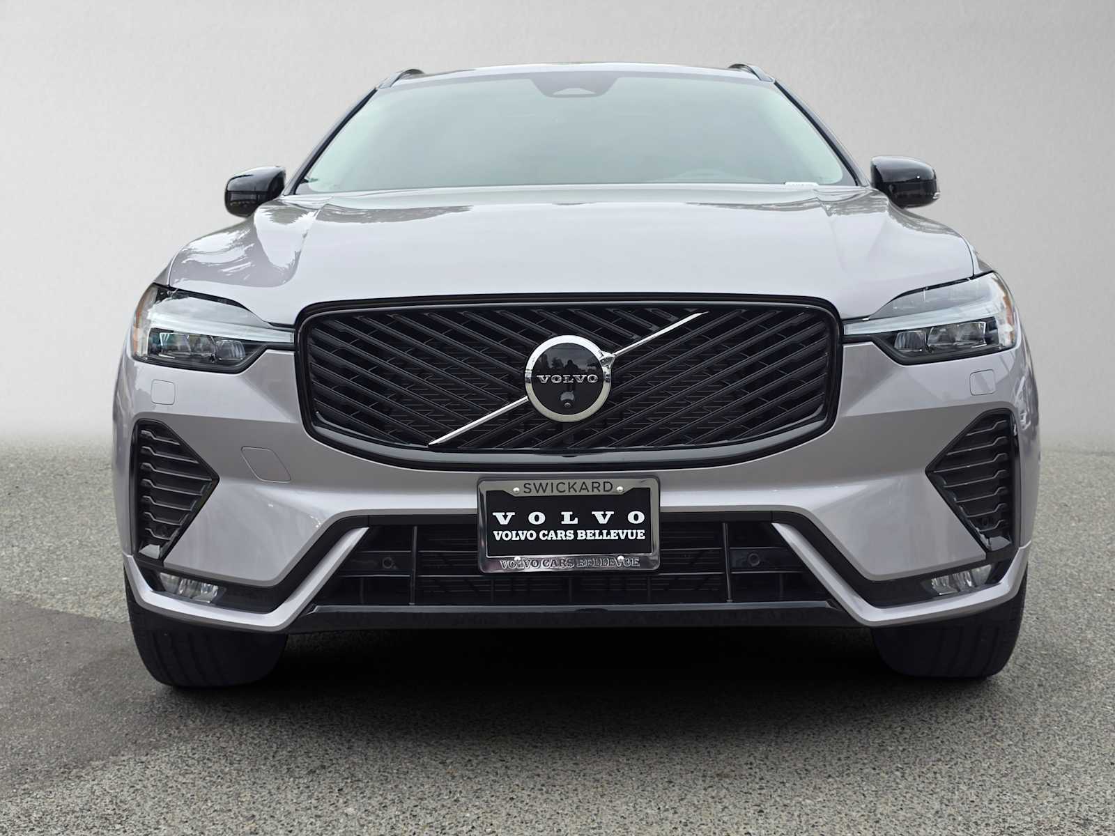 2026 Volvo XC60 Plus - Photo 8