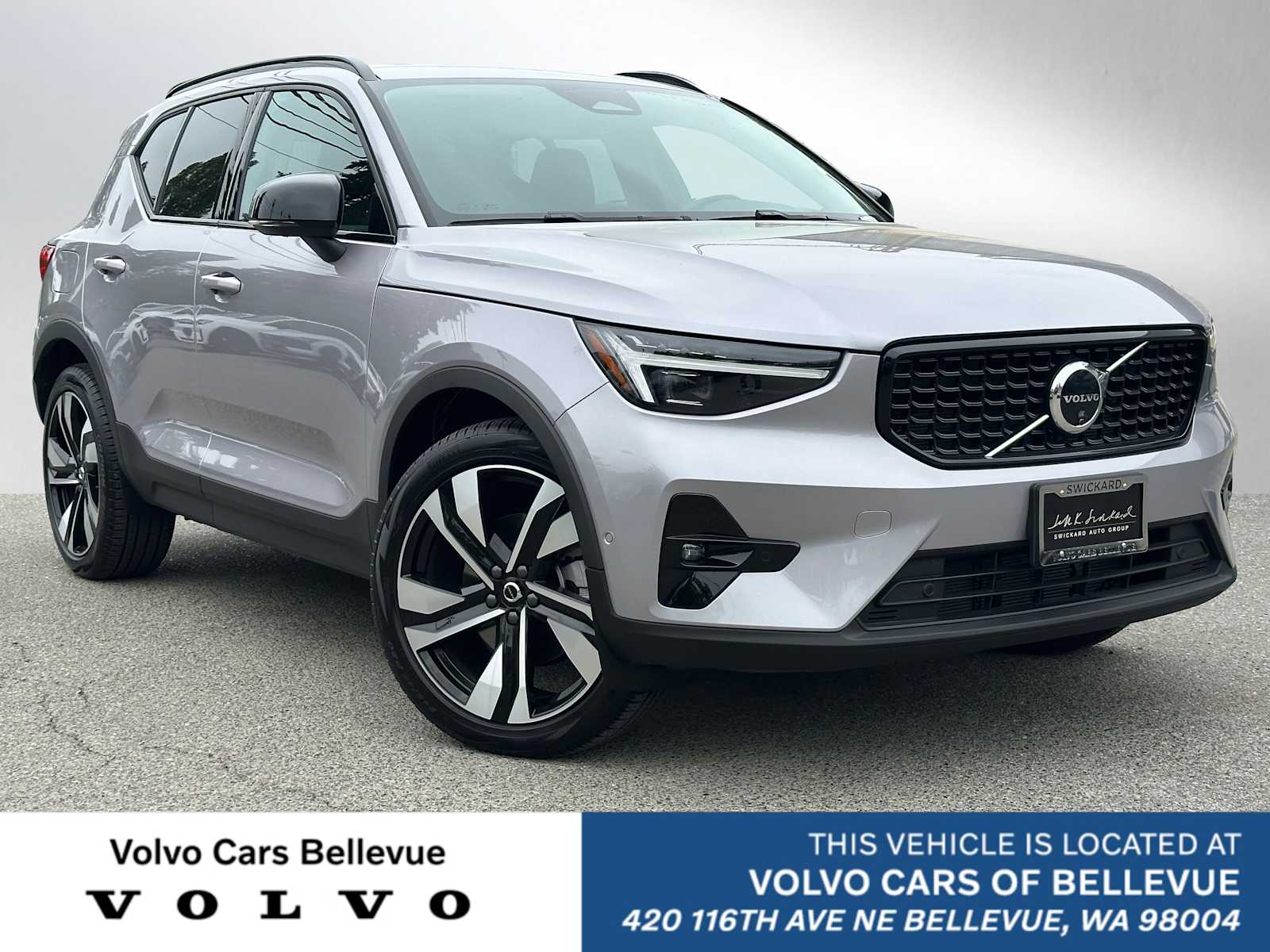 2026 Volvo XC40 B5 Ultra Dark AWD's photo