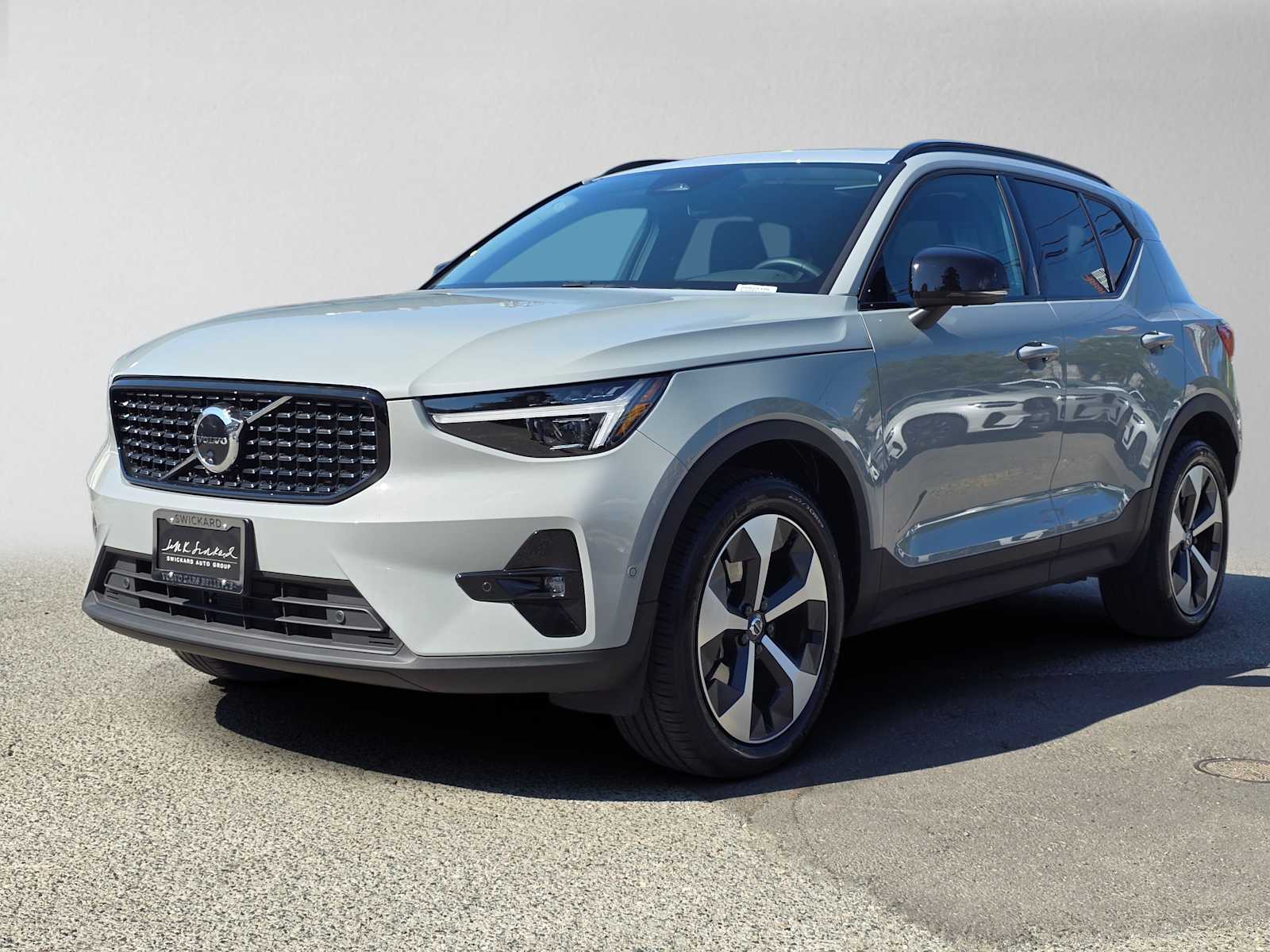 2026 Volvo XC40 Plus - Photo 7