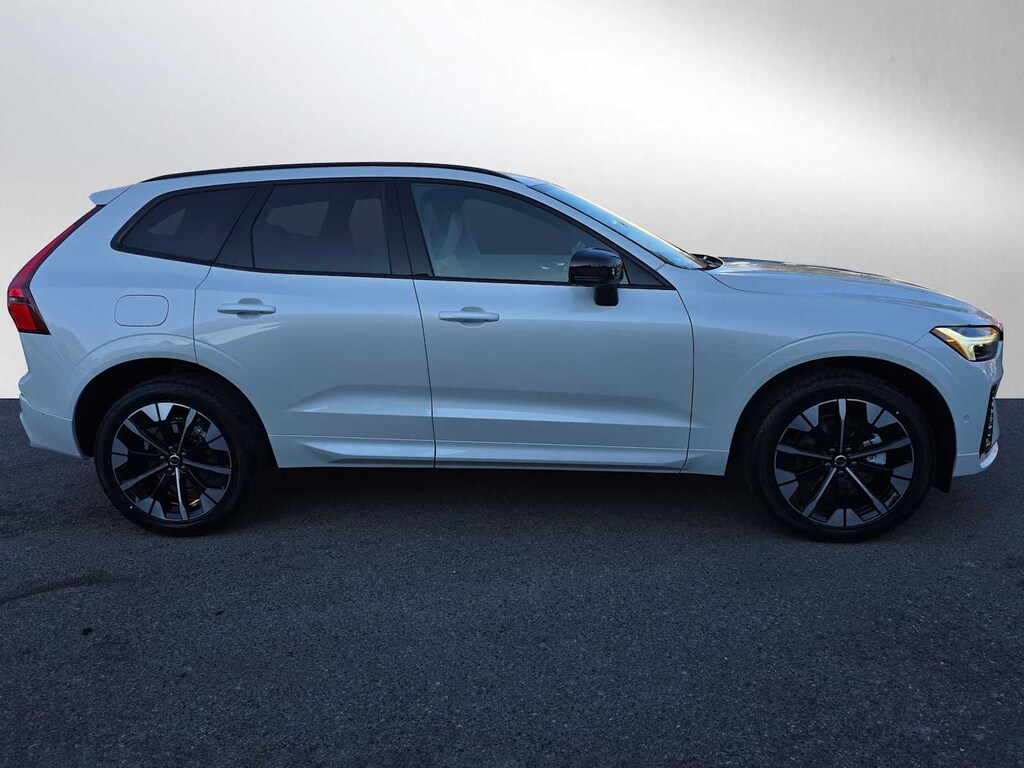 New 2026 Volvo XC60 B5 Plus SUV