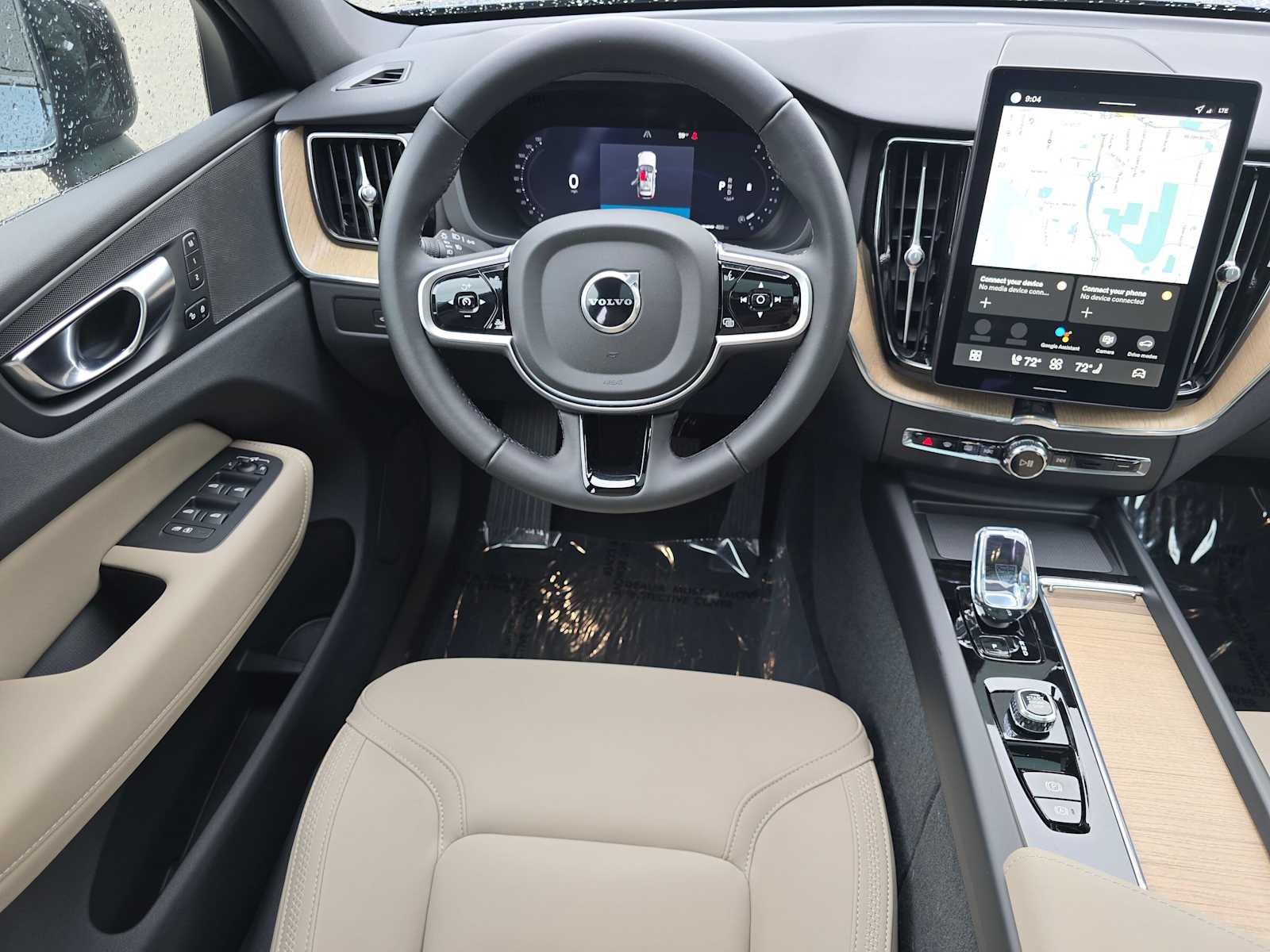 2026 Volvo XC60 Plus - Photo 17