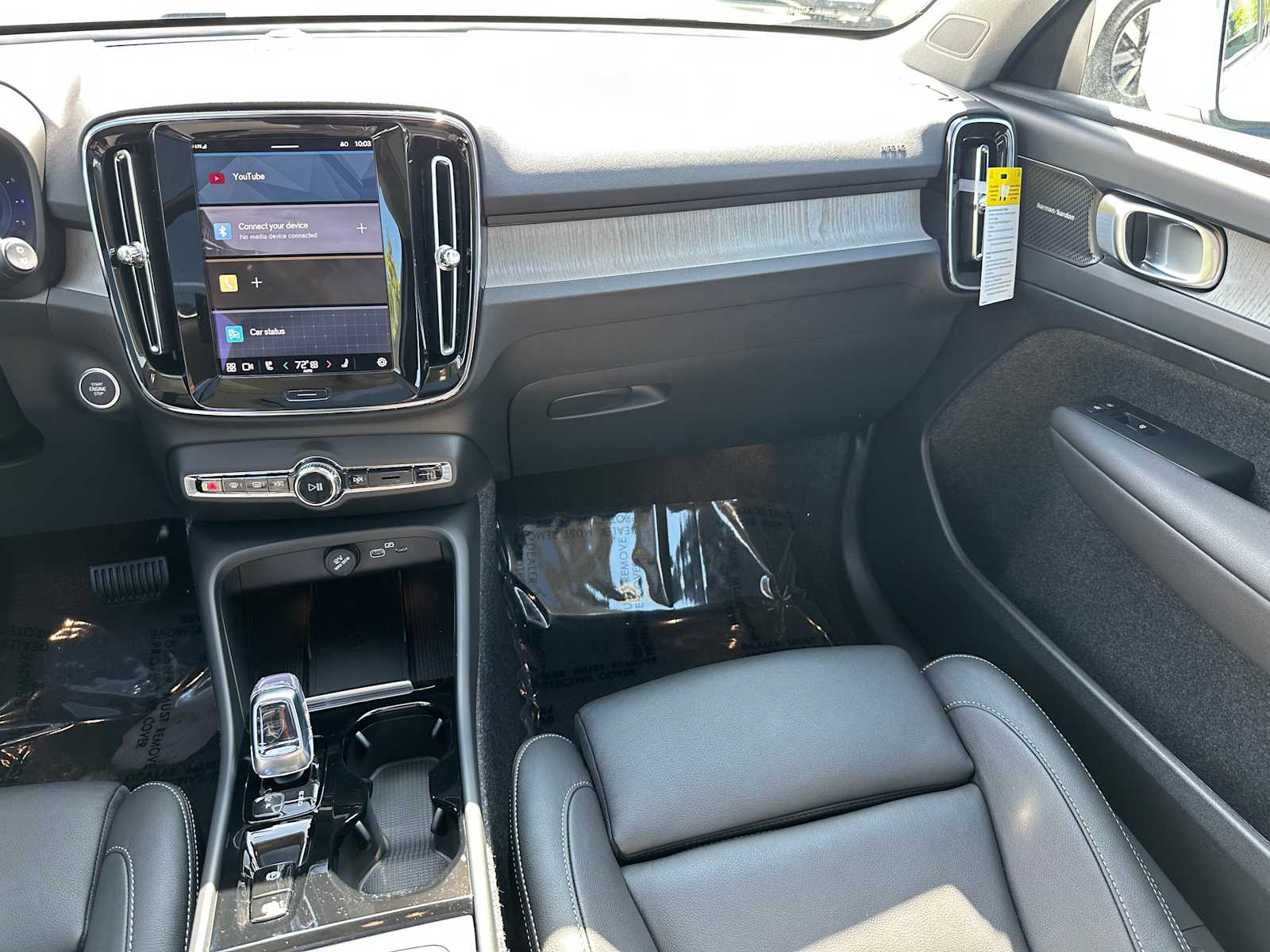 2025 Volvo XC40 Ultra - Photo 18