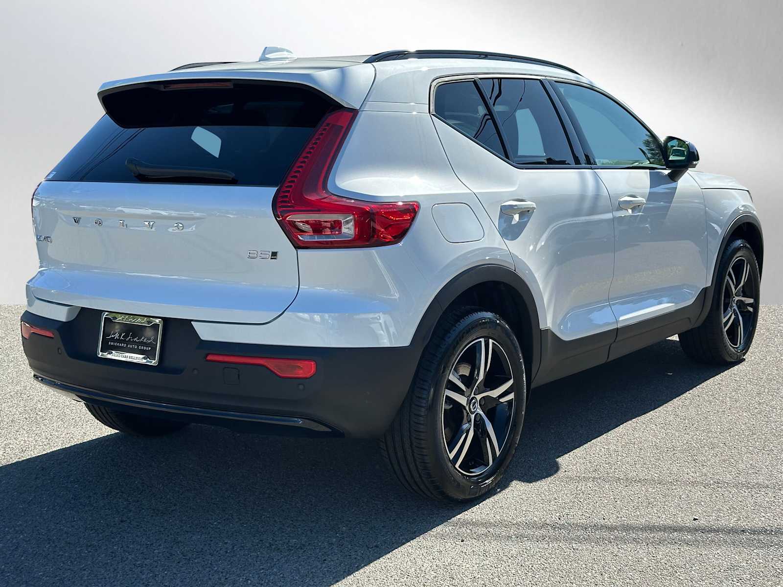 2026 Volvo XC40 Core photo 3
