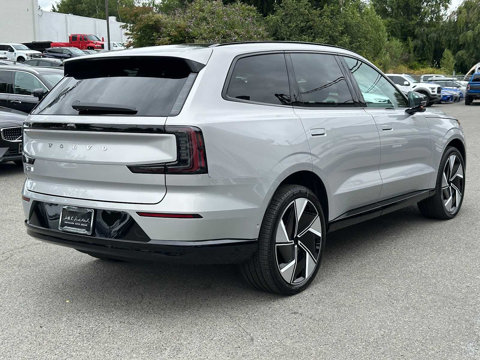 2025 Volvo EX90 Twin Motor Performance Plus photo 4