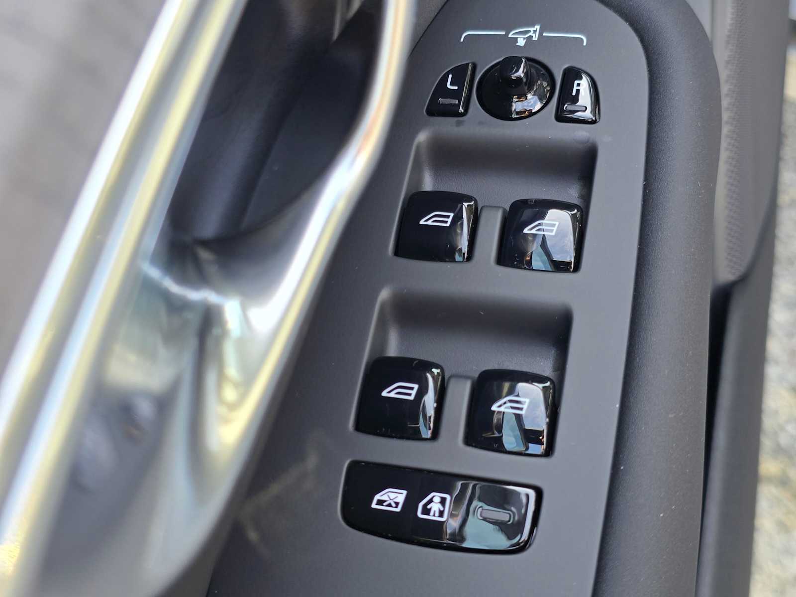 2026 Volvo XC90 Ultra - Photo 22
