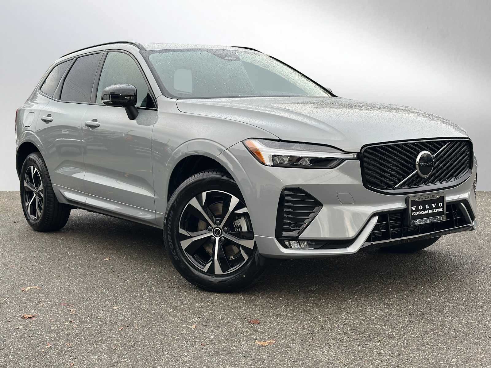 2026 Volvo XC60 Core's photo