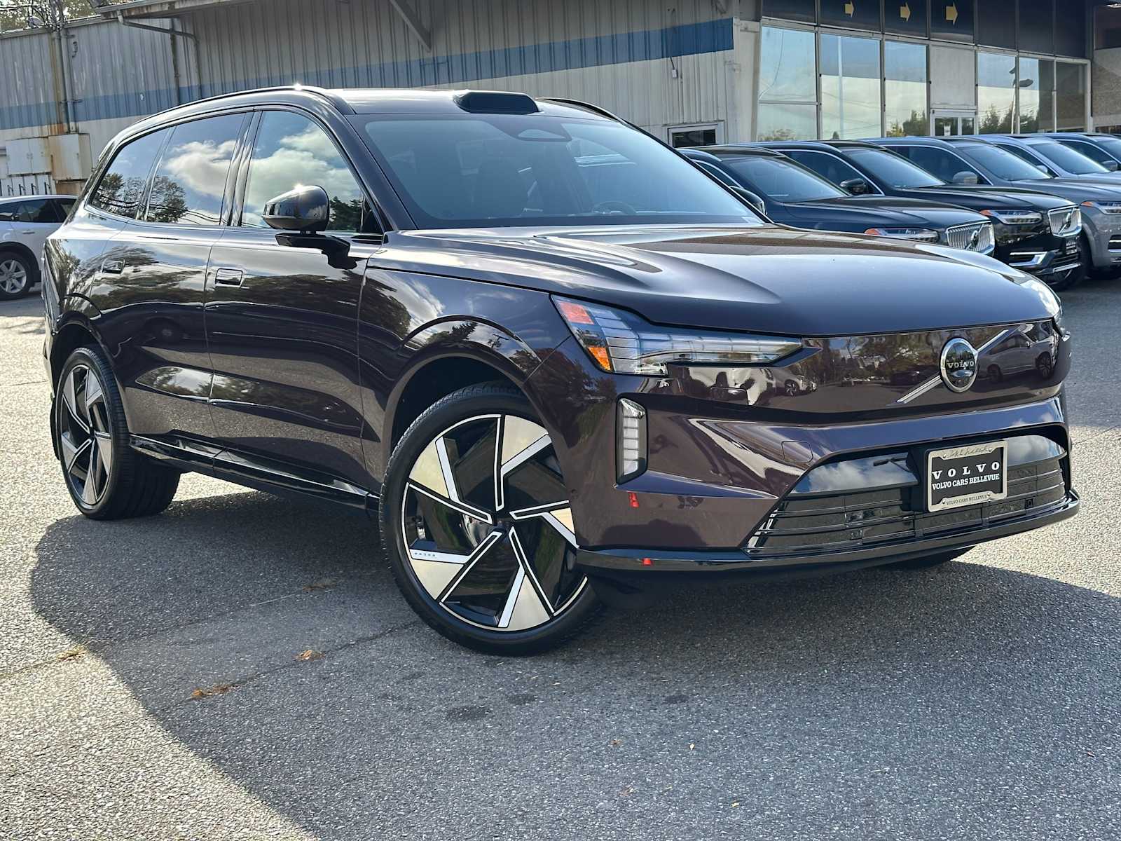 Certified 2025 Volvo EX90 Ultra with VIN 7JDE23VL5SG009556 for sale in Bellevue, WA