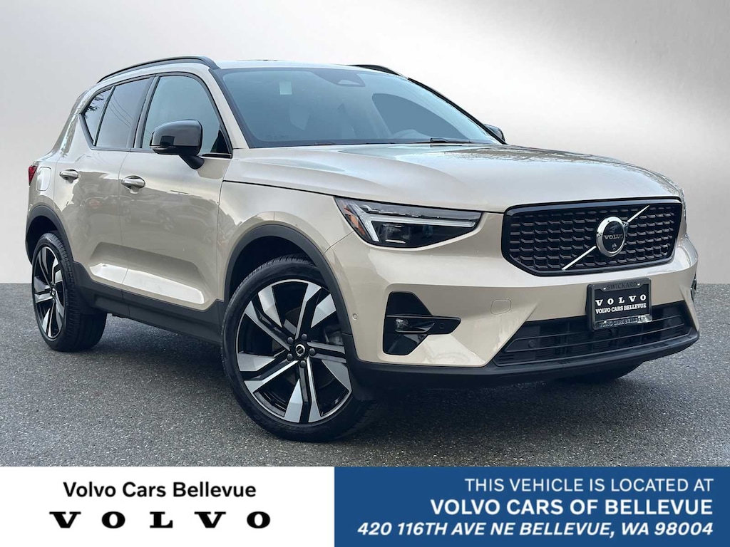 Used 2025 Volvo XC40 B5 Ultra Dark Theme SUV