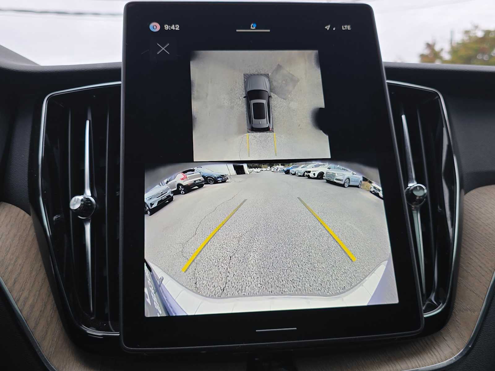 2026 Volvo XC60 Plus - Photo 25