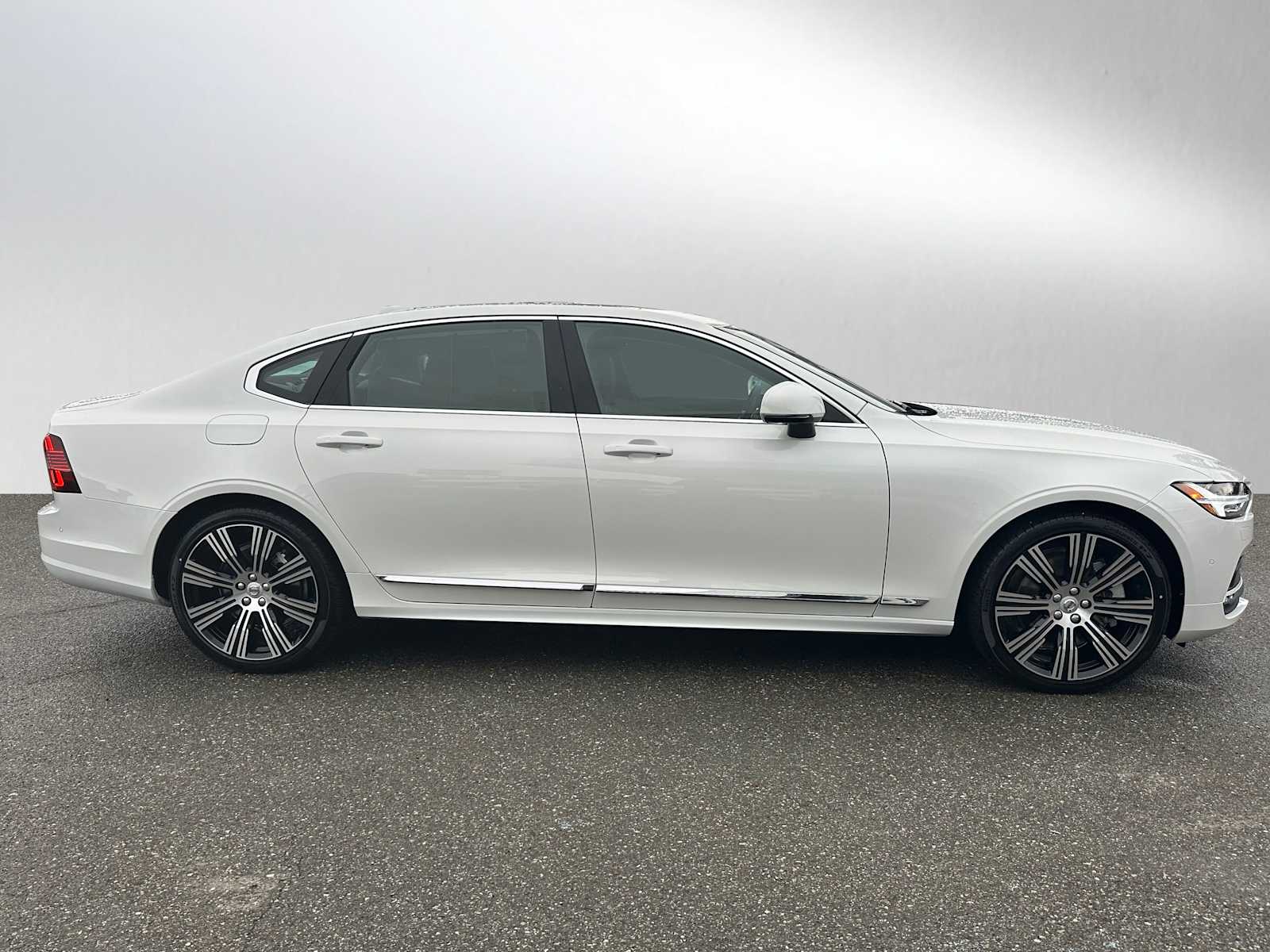 2025 Volvo S90 Plus - Photo 8