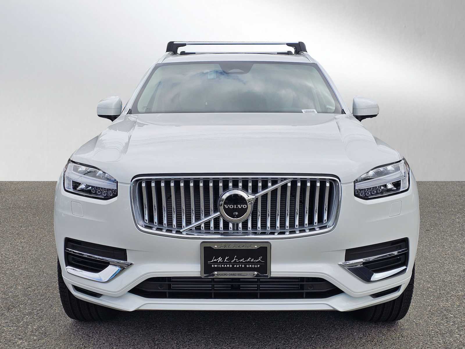 2025 Volvo XC90 T8 Plus photo 2