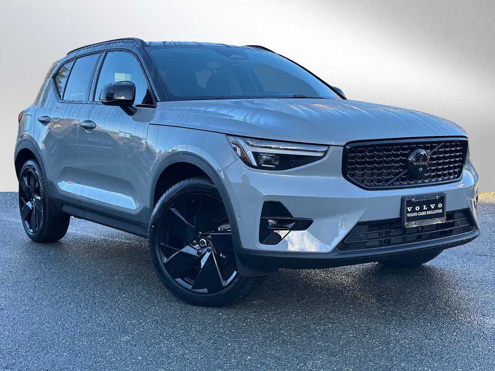 2026 Volvo XC40 Ultra Black Edition's photo