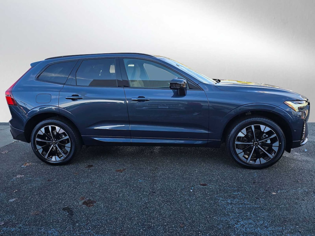 New 2026 Volvo XC60 B5 Plus SUV