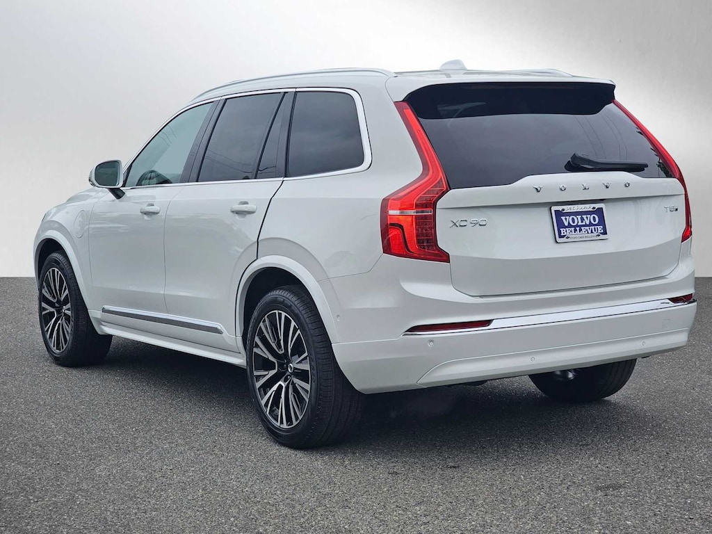 New 2025 Volvo XC90 plug-in hybrid T8 Plus 7-Seater SUV