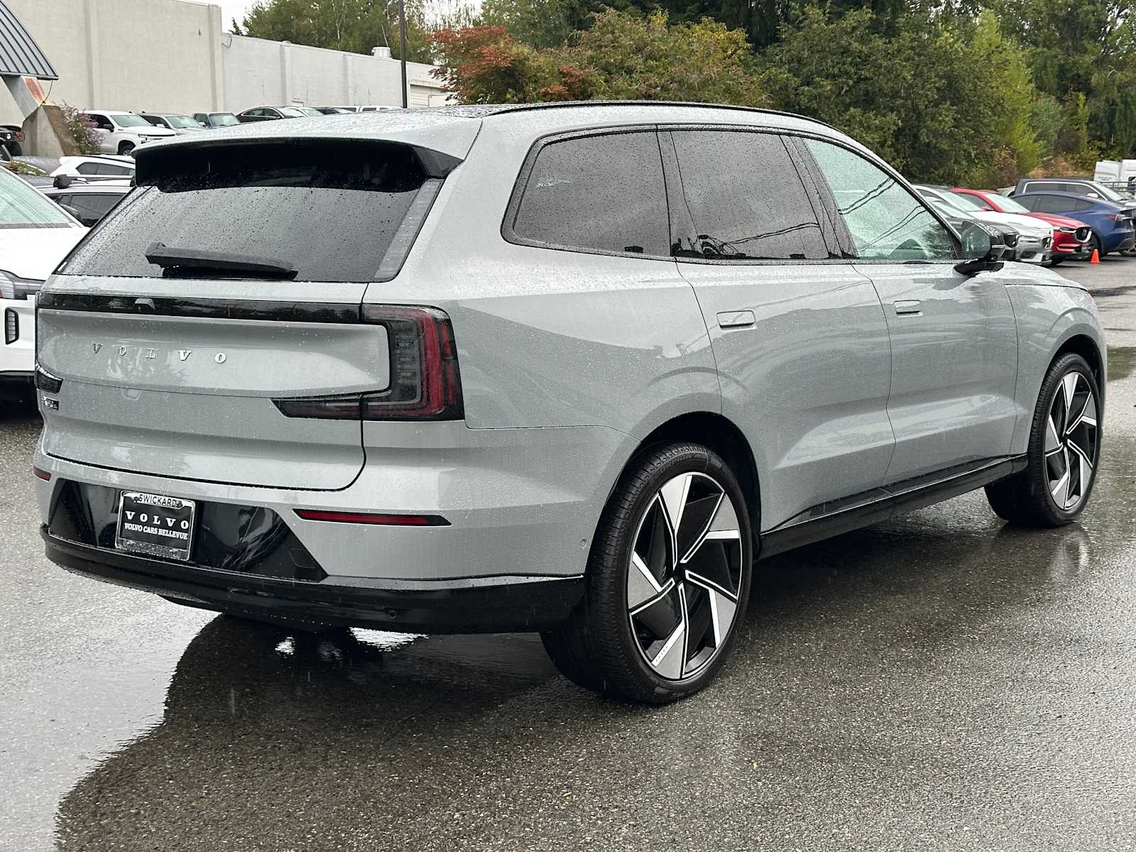 2025 Volvo EX90 Twin Motor Plus photo 2