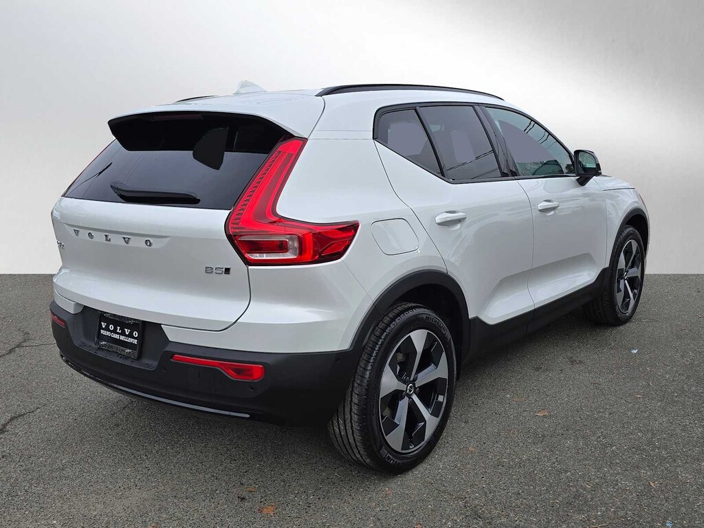 New 2026 Volvo XC40 B5 Plus SUV