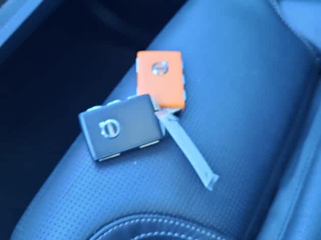 2024 Volvo XC90 T8 Ultimate photo 2