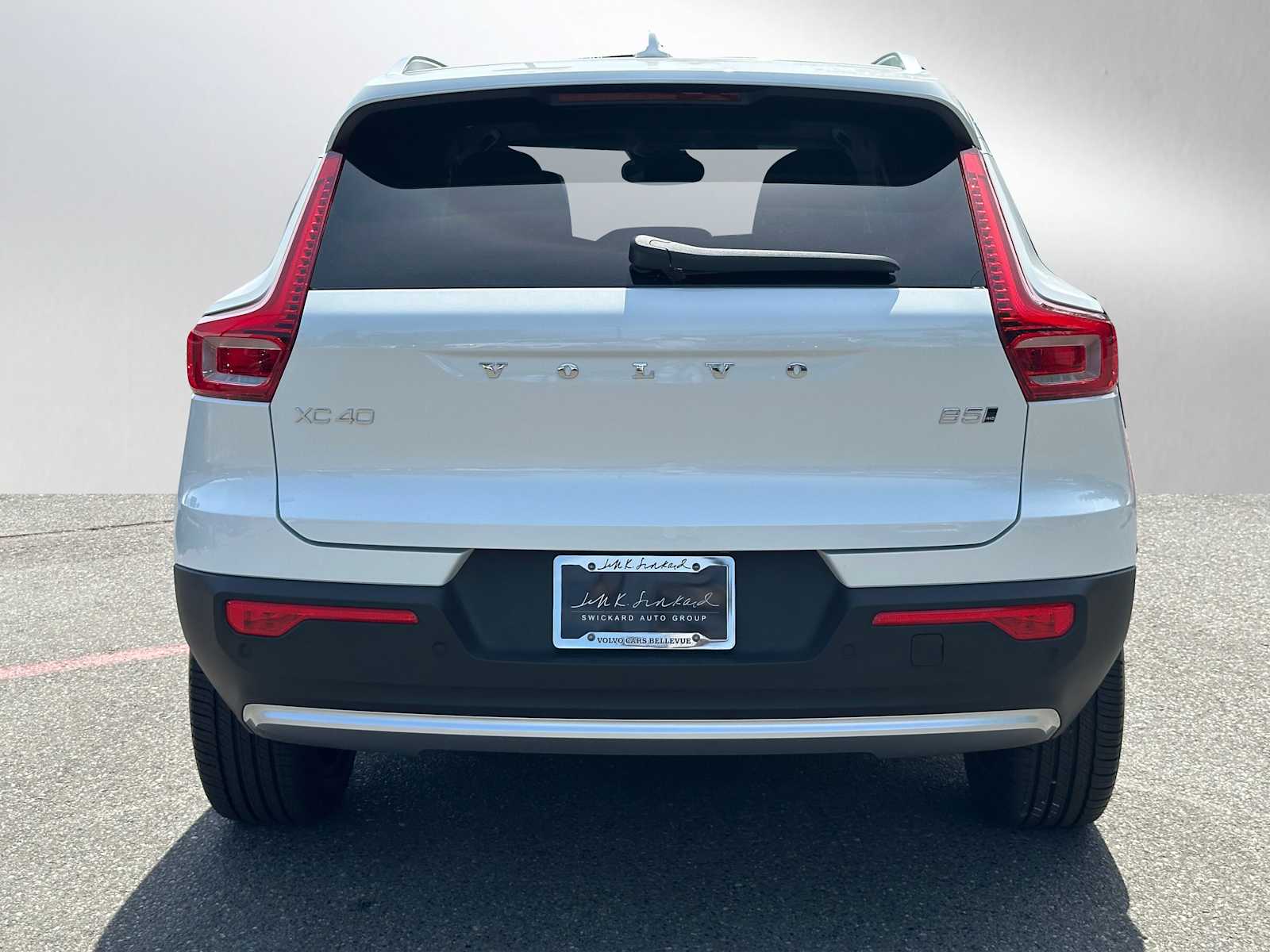 2025 Volvo XC40 Core photo 3