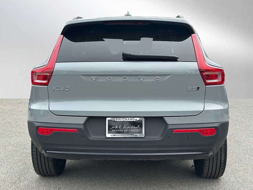 New 2026 Volvo XC40 B5 Plus SUV