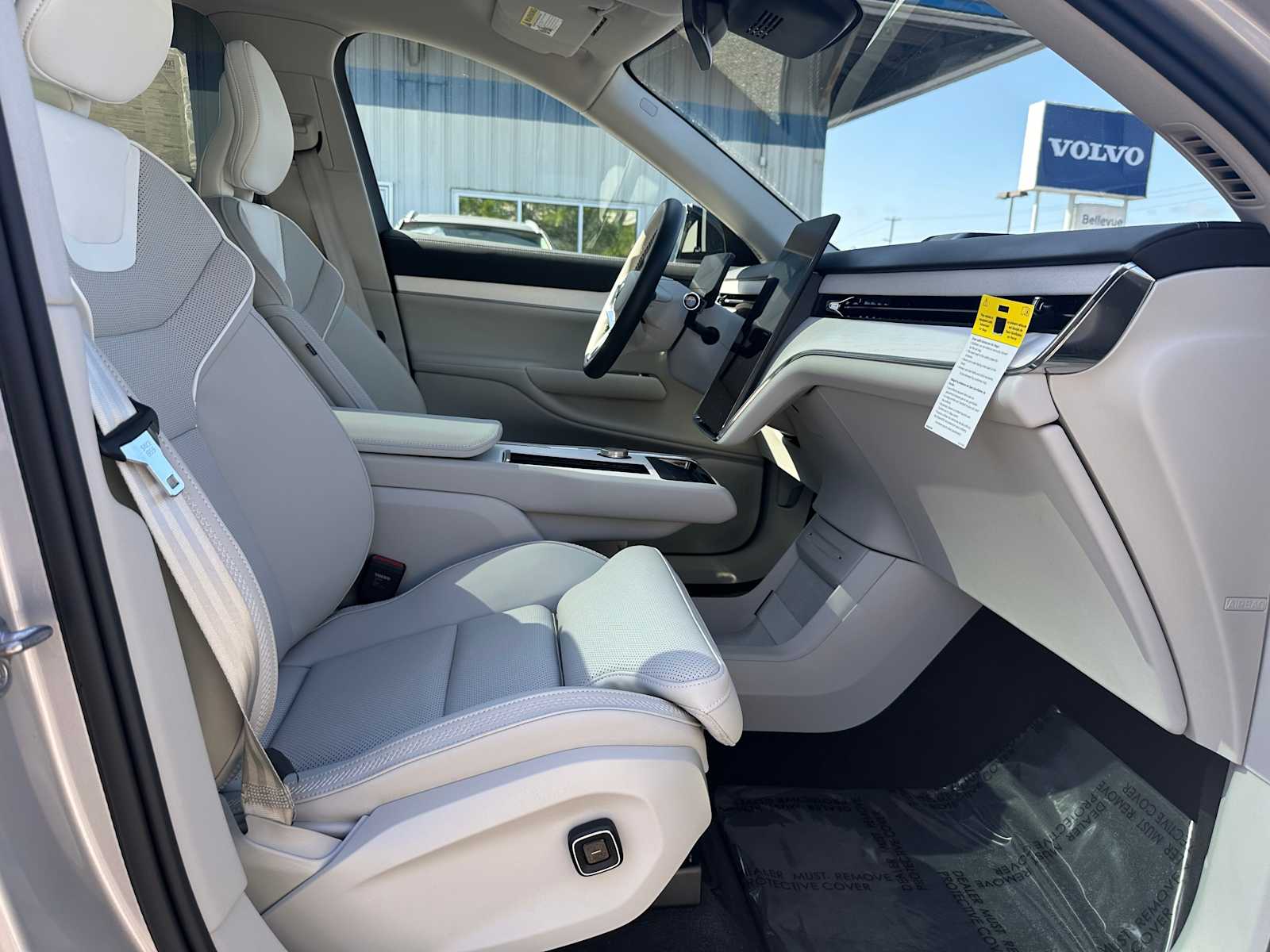 2025 Volvo EX90 Plus - Photo 10