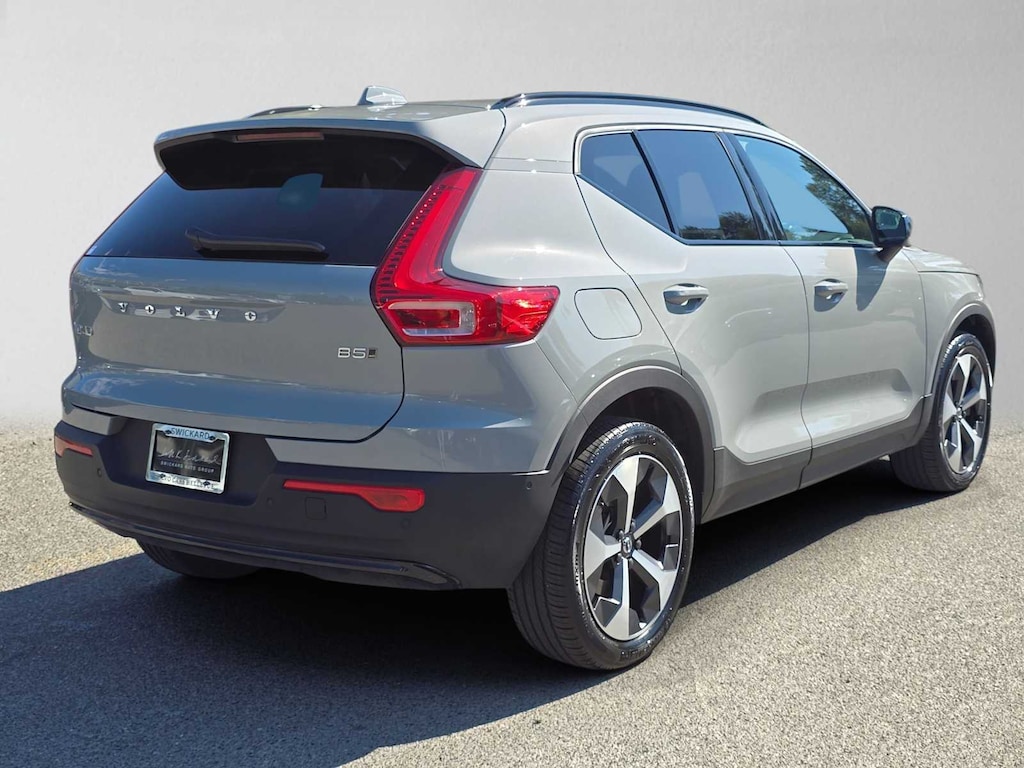 New 2026 Volvo XC40 B5 Plus SUV