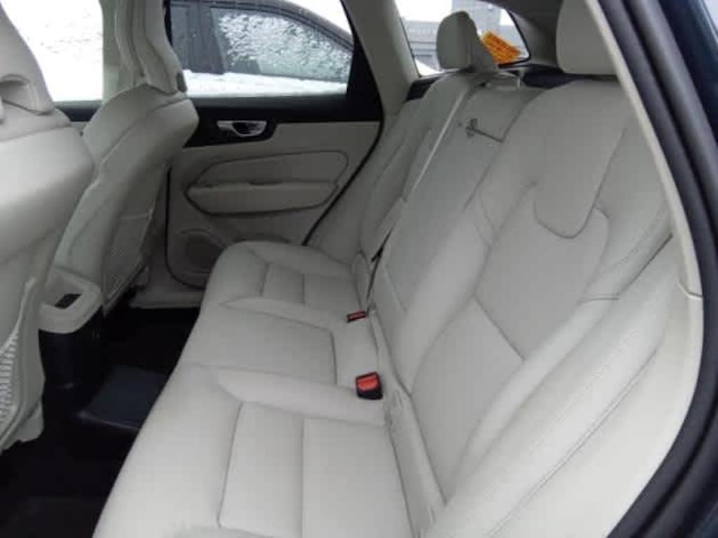 Used 2024 Volvo XC60 plug-in hybrid T8 Plus Dark SUV