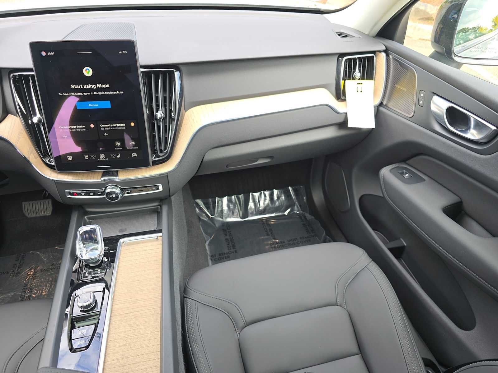 2026 Volvo XC60 Plus - Photo 18