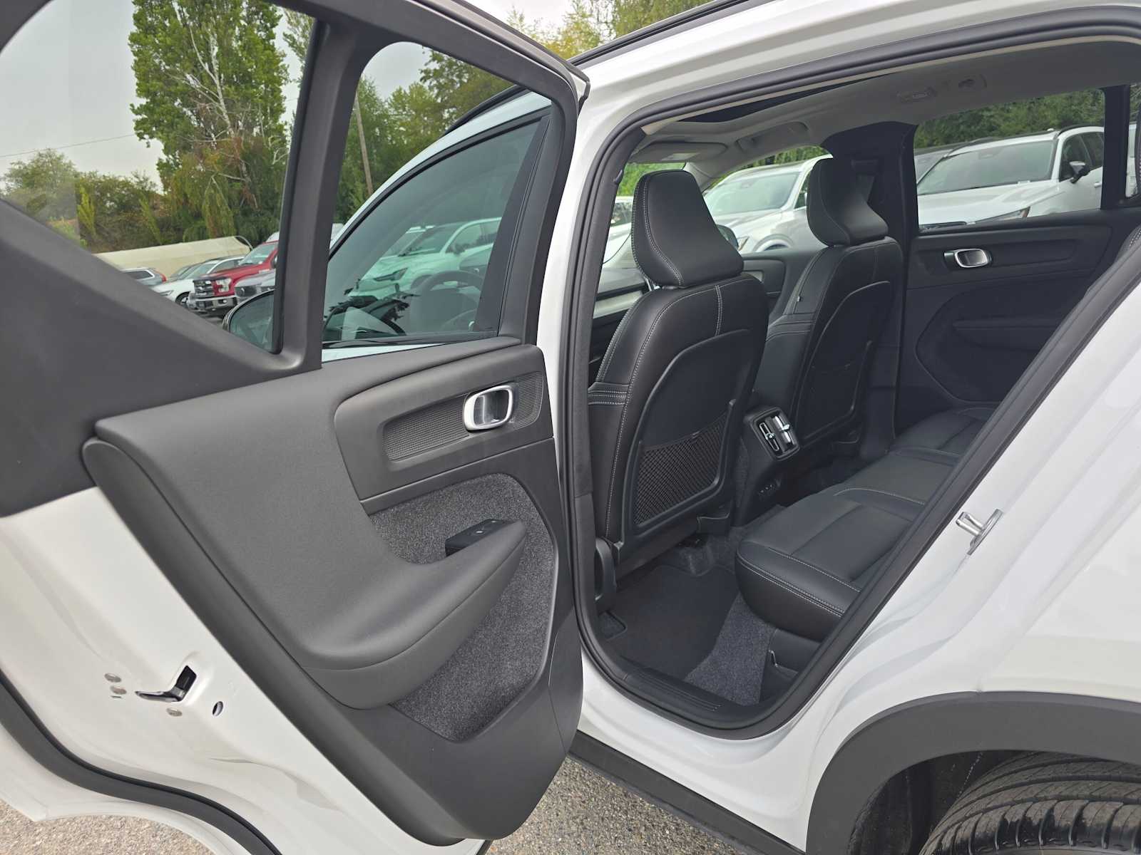 2026 Volvo XC40 Core - Photo 16