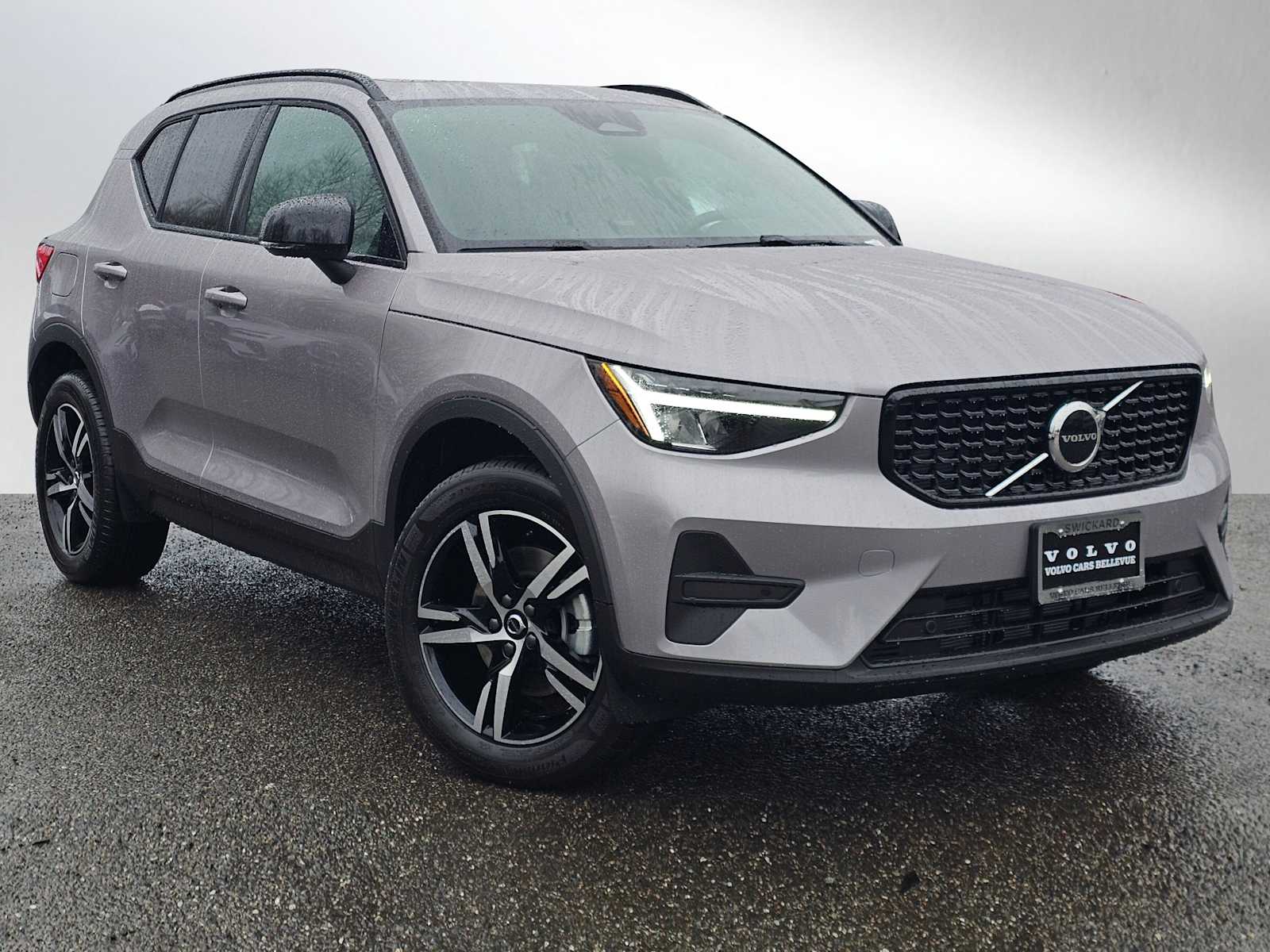 2026 Volvo XC40 B5 Core Dark AWD's photo