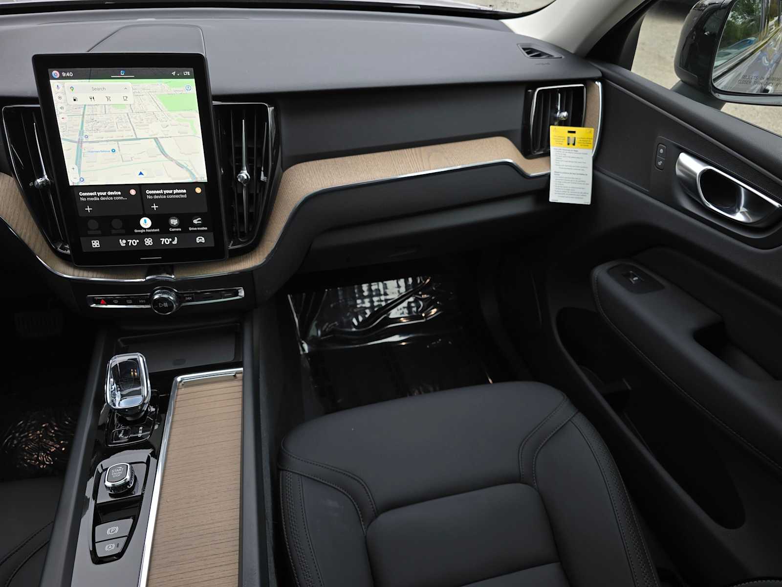 2026 Volvo XC60 Plus - Photo 17