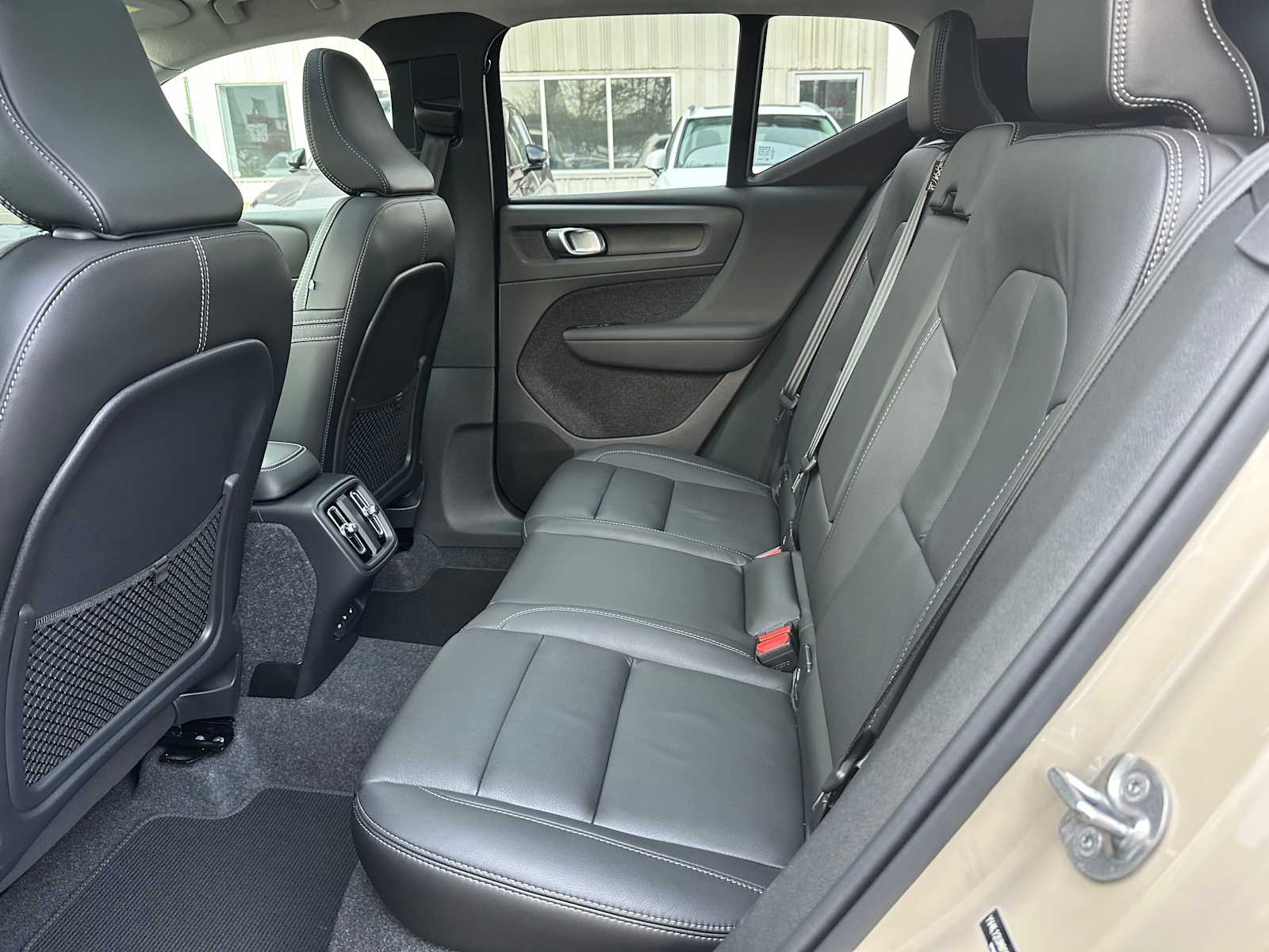 2025 Volvo XC40 Ultra - Photo 15