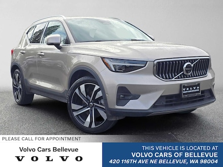 2024 Volvo XC40 B5 Plus Bright SUV