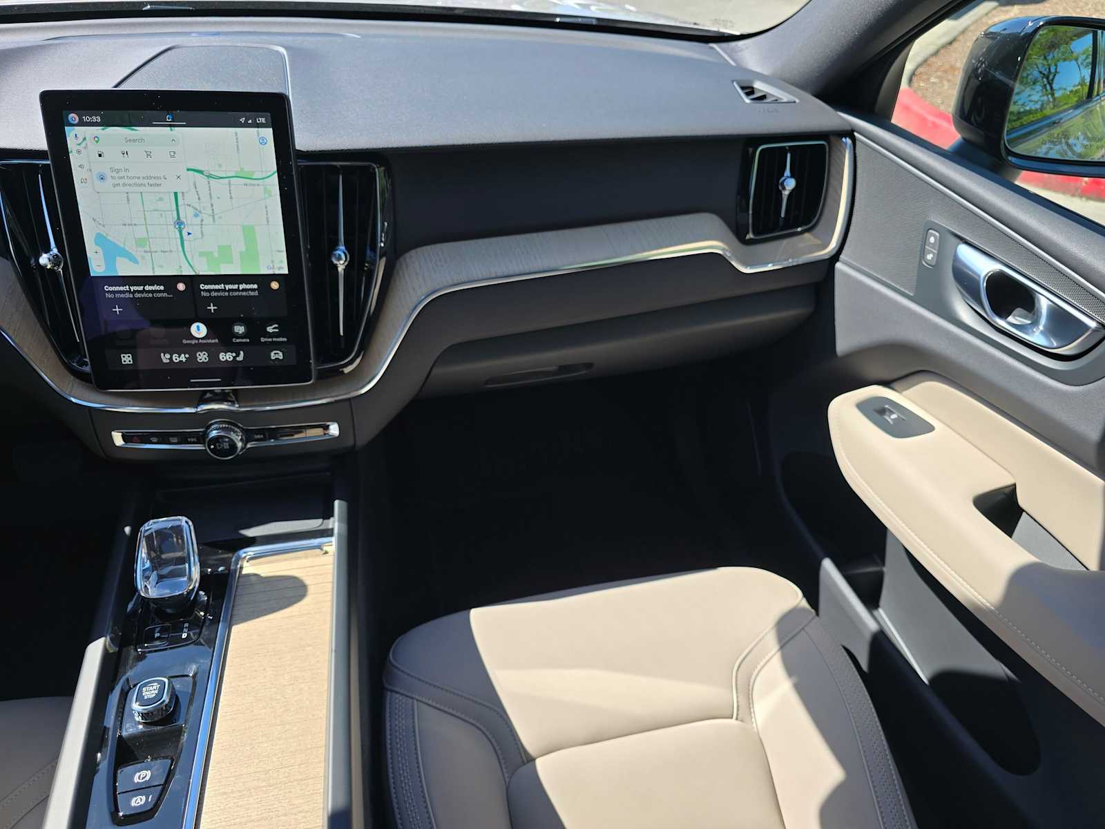 2026 Volvo XC60 Plus - Photo 16