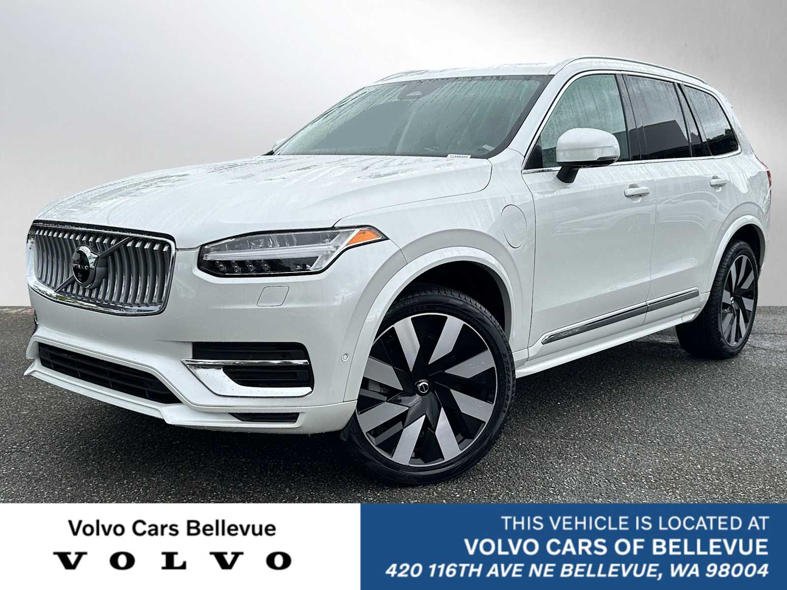 2024 Volvo XC90 plug-in hybrid T8 Plus Bright 7-Seater