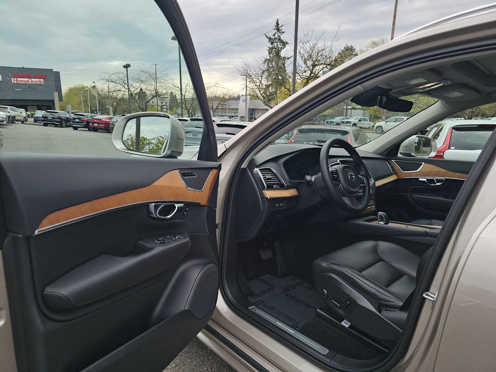 2023 Volvo XC90 Plus - Photo 20