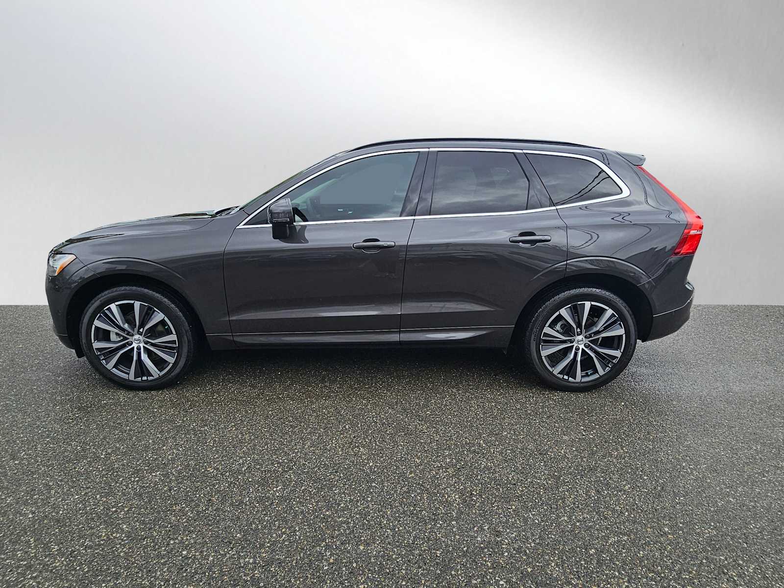 Used 2022 Volvo XC60 Momentum with VIN YV4L12RK6N1079408 for sale in Bellevue, WA